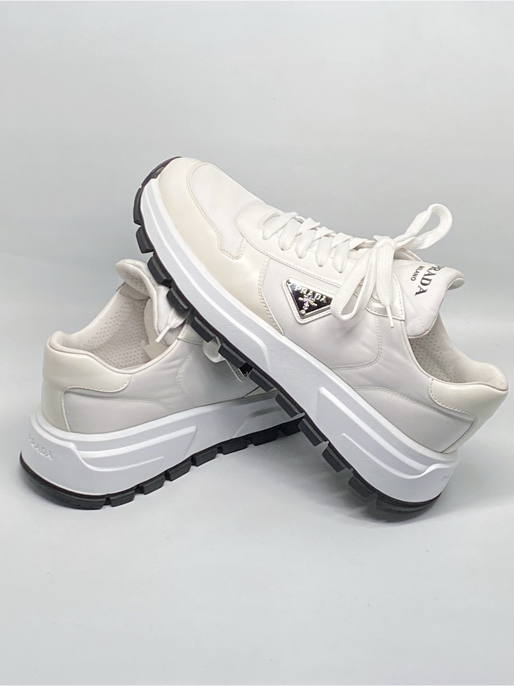 Prada Logo Low Top Sneakers size 41